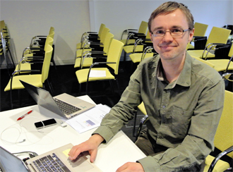 Johan Nyman, IT-pedagog, har tagit fram distansutbildningen
